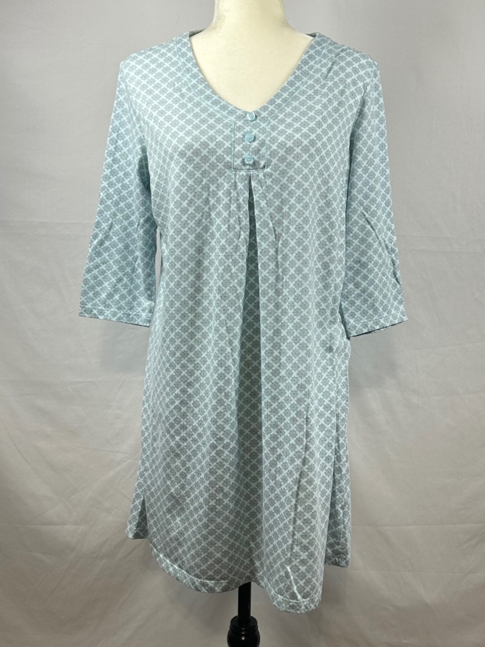 Women's White Orchid Light Blue Nightgown Size Medium Sleeve Length 16 Inches